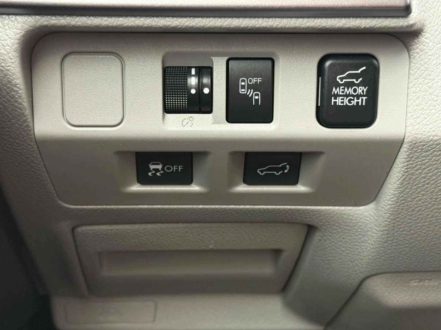 2017 Subaru Forester - Image 38