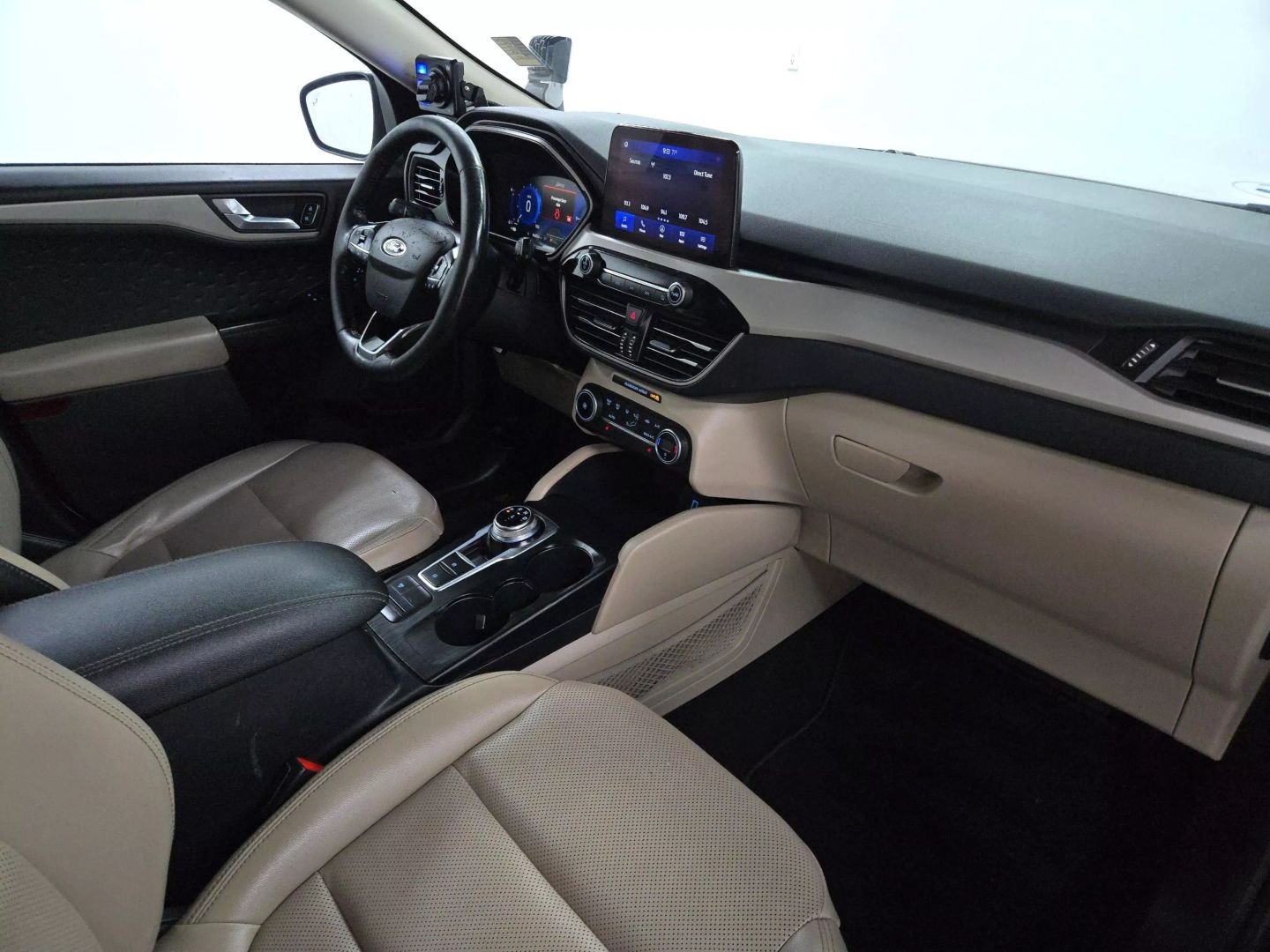 2020 Ford Escape - Image 27