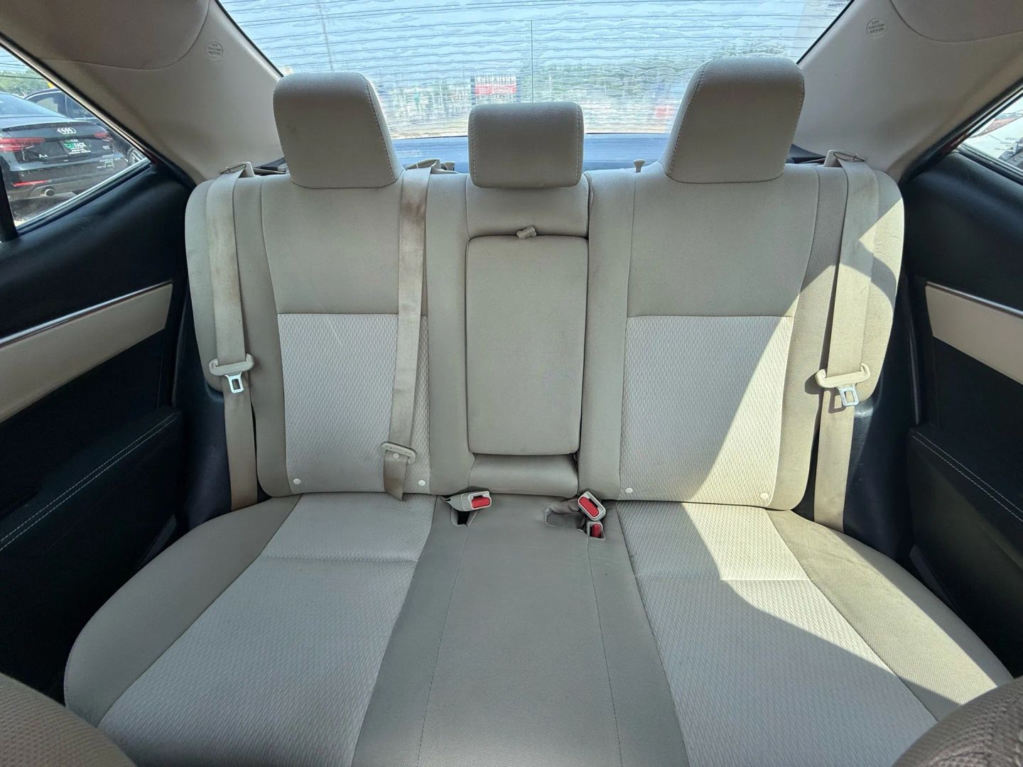 2015 Toyota Corolla - Image 32