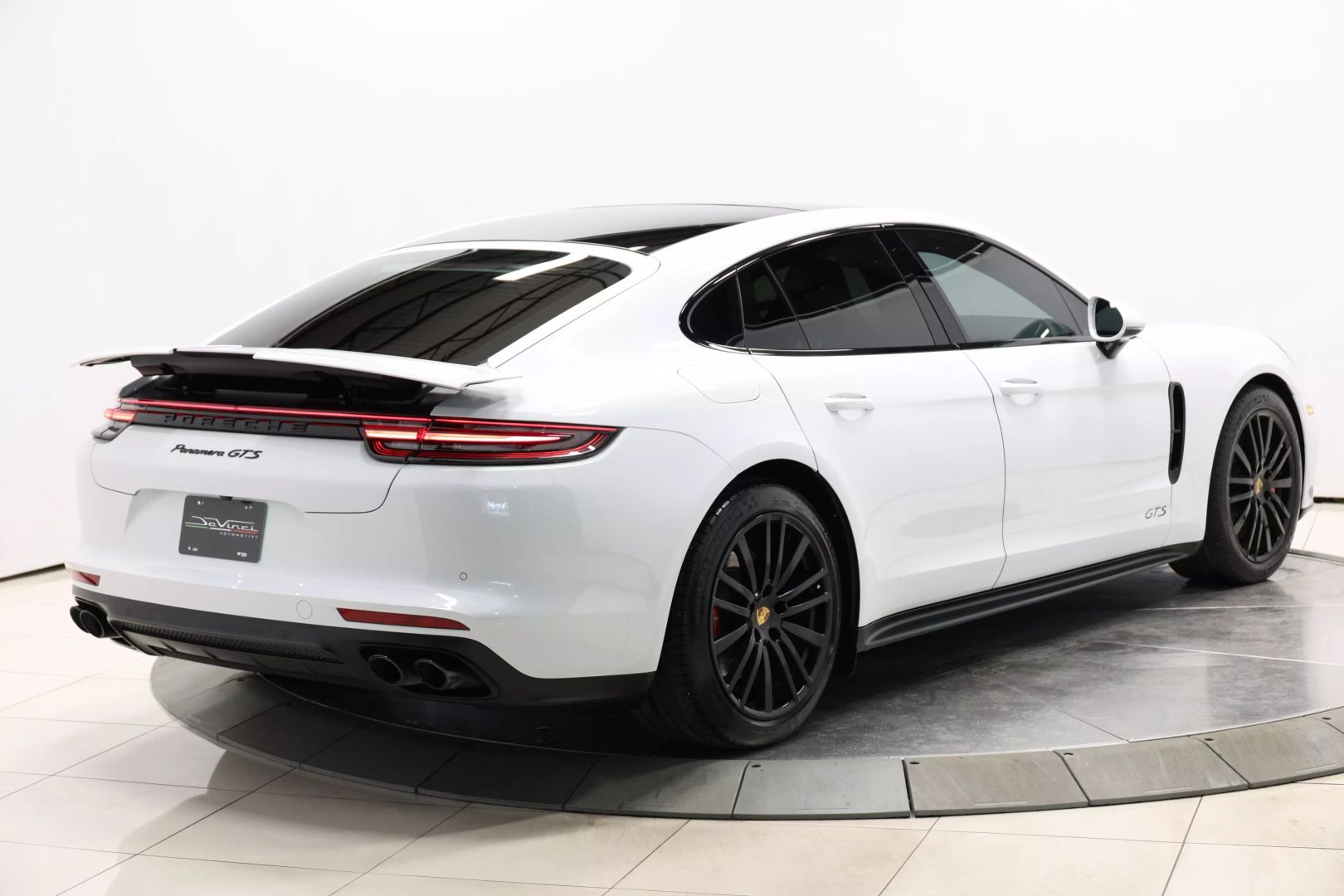2020 Porsche Panamera - Image 70
