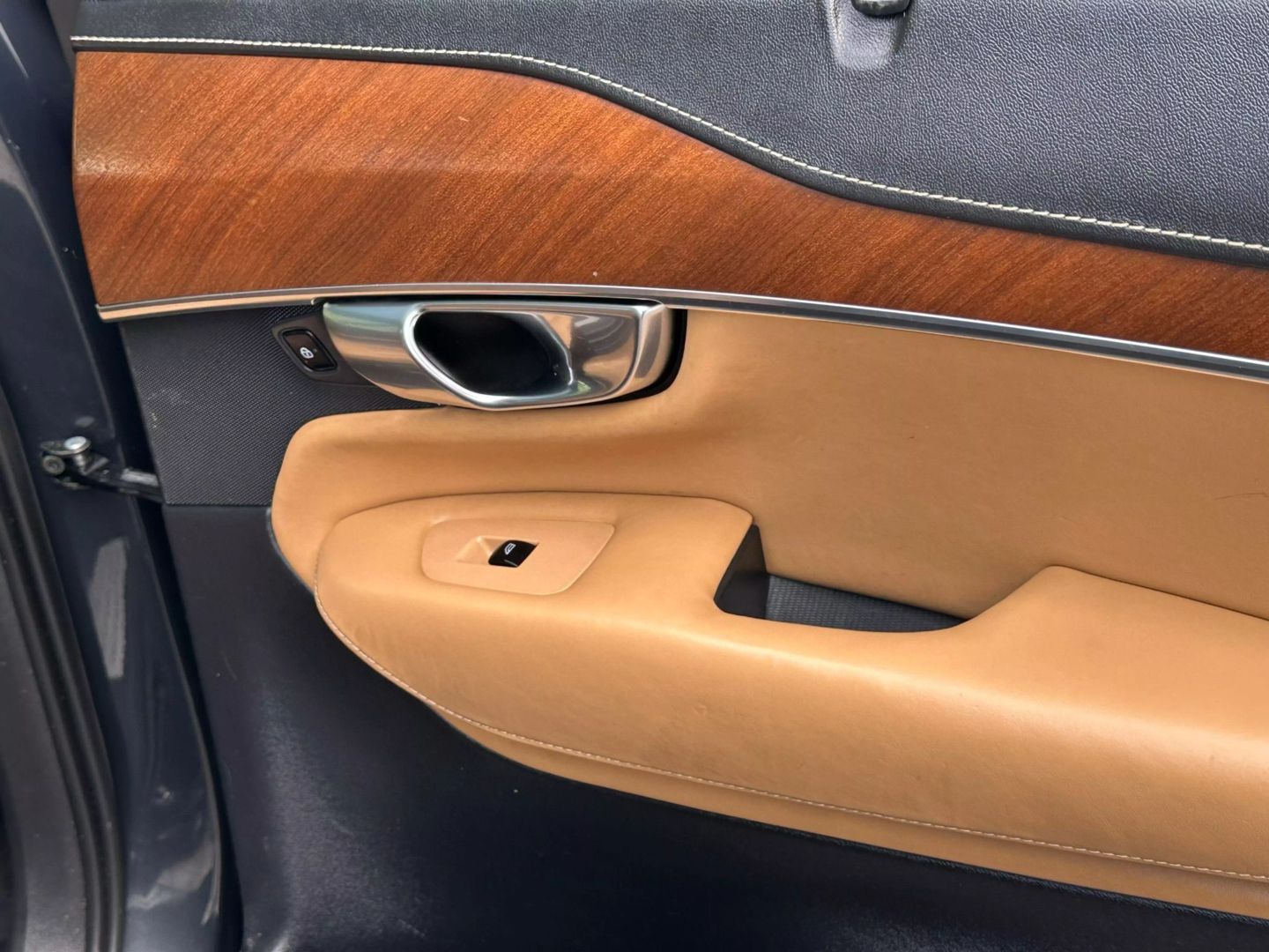 2017 Volvo Xc90 - Image 25