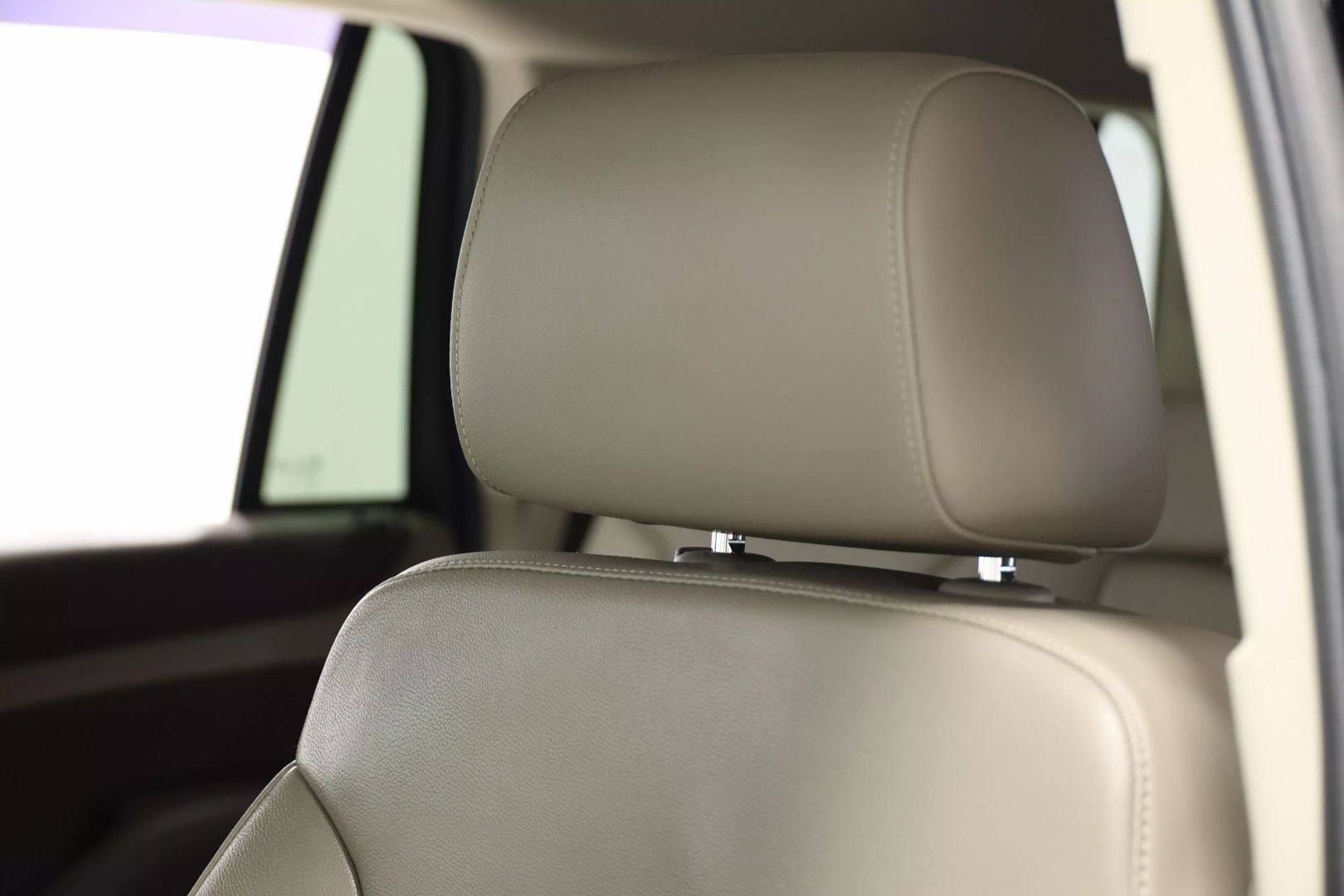 2016 Chevrolet Tahoe - Image 18