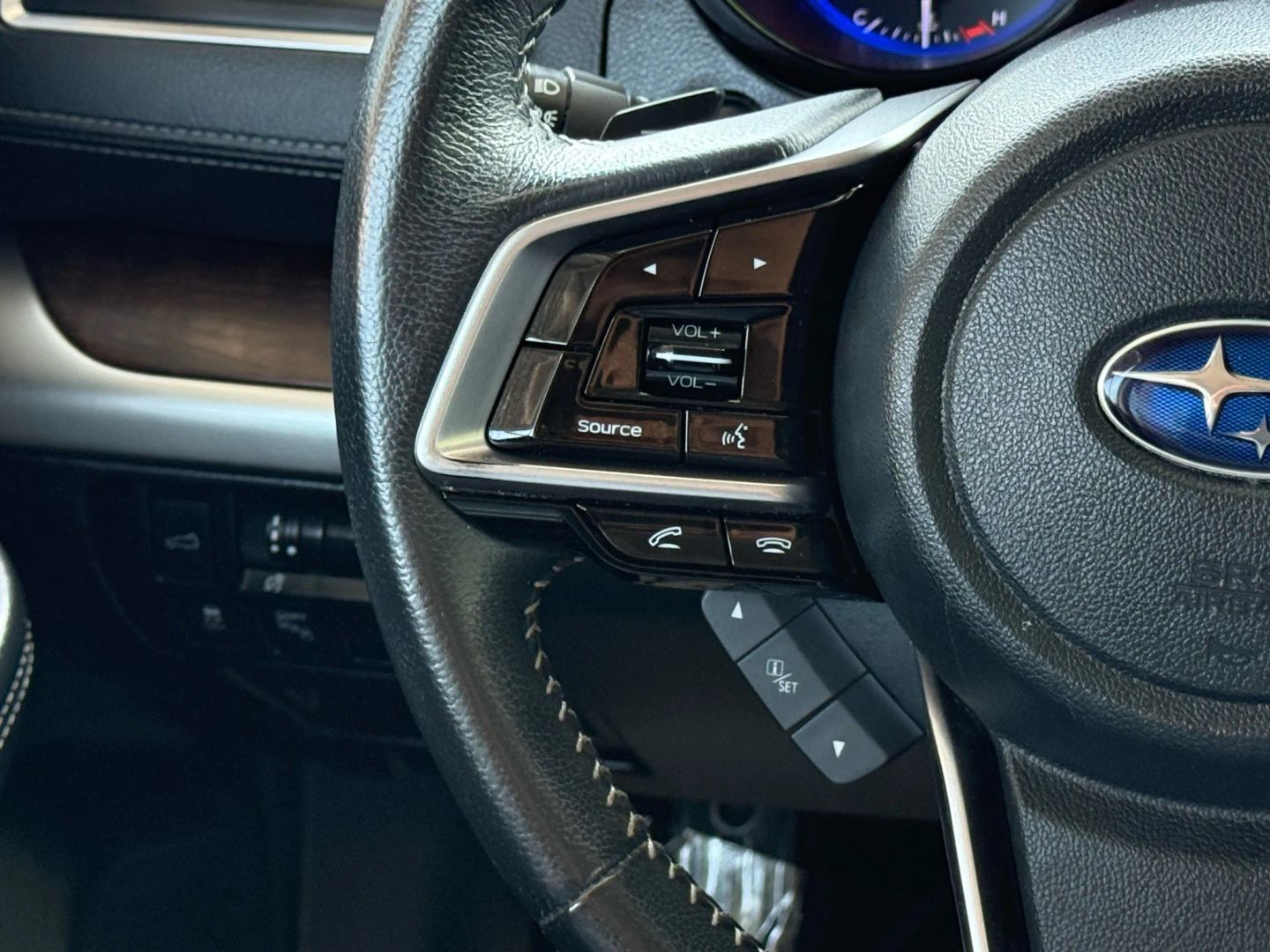 2018 Subaru Outback - Image 35