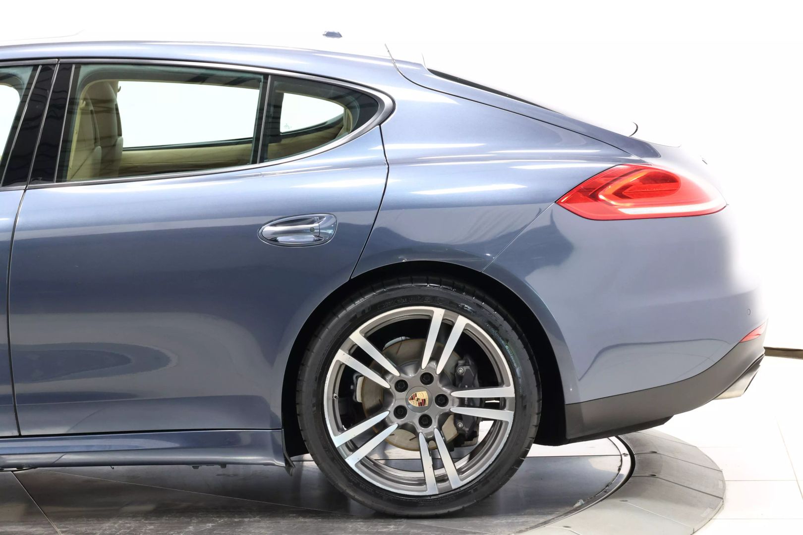 2014 Porsche Panamera - Image 8