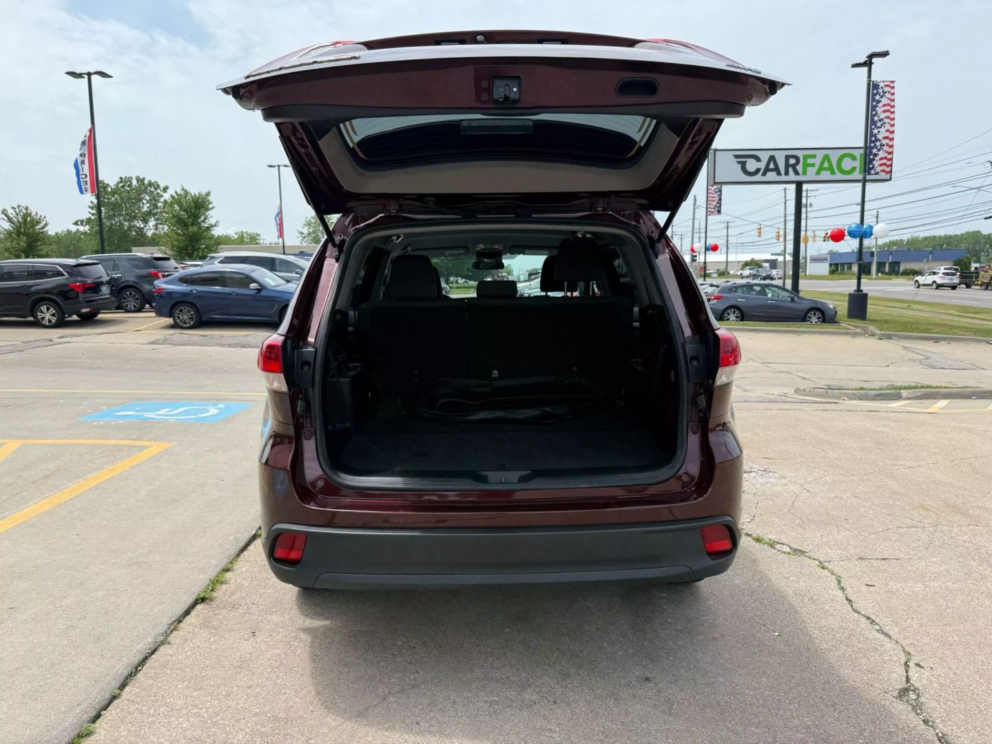 2019 Toyota Highlander - Image 12
