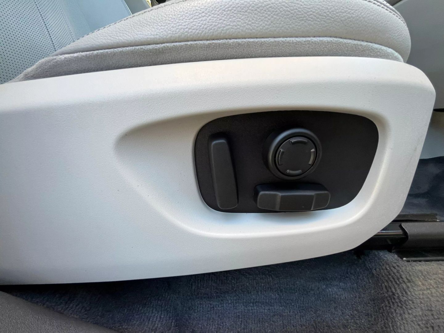 2019 Land Rover Discovery Sport  Vin: Salcp2fxxkh810080 Stock Id: 810080 - Image 13