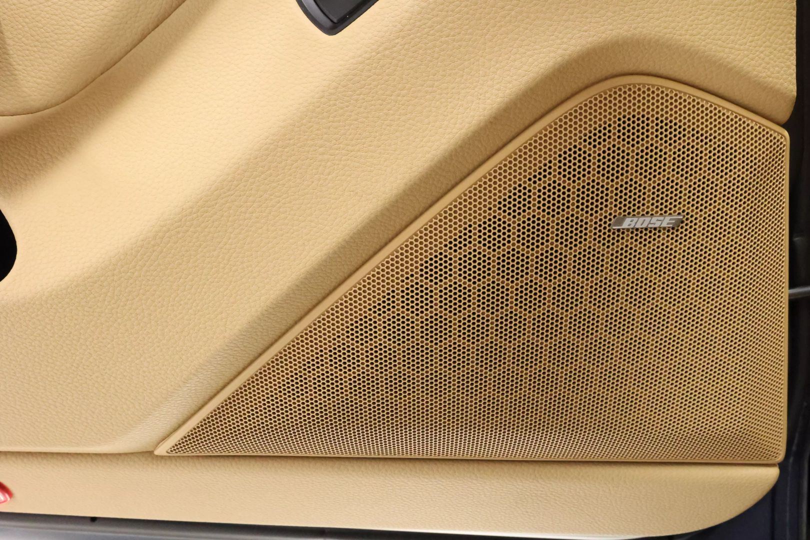 2014 Porsche Panamera - Image 53