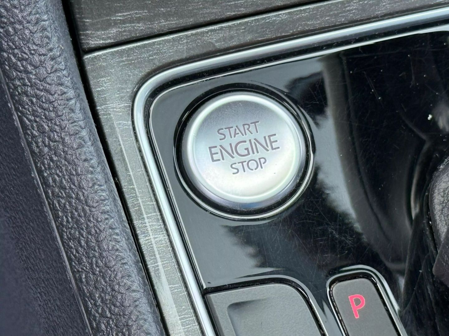 2017 Volkswagen Passat - Image 44