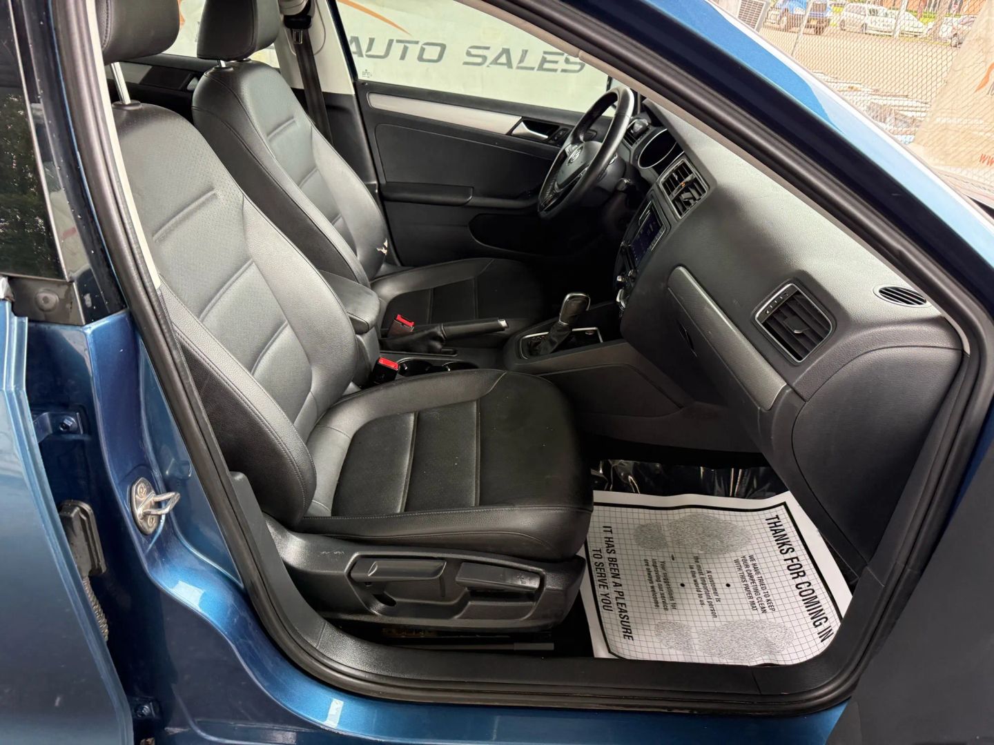 2017 Volkswagen Jetta - Image 25