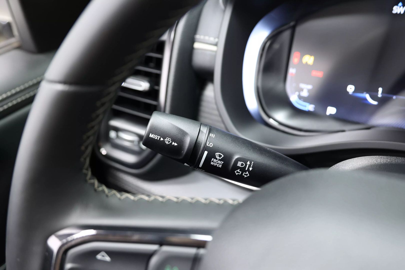 2023 Ram 1500 Crew Cab - Image 25