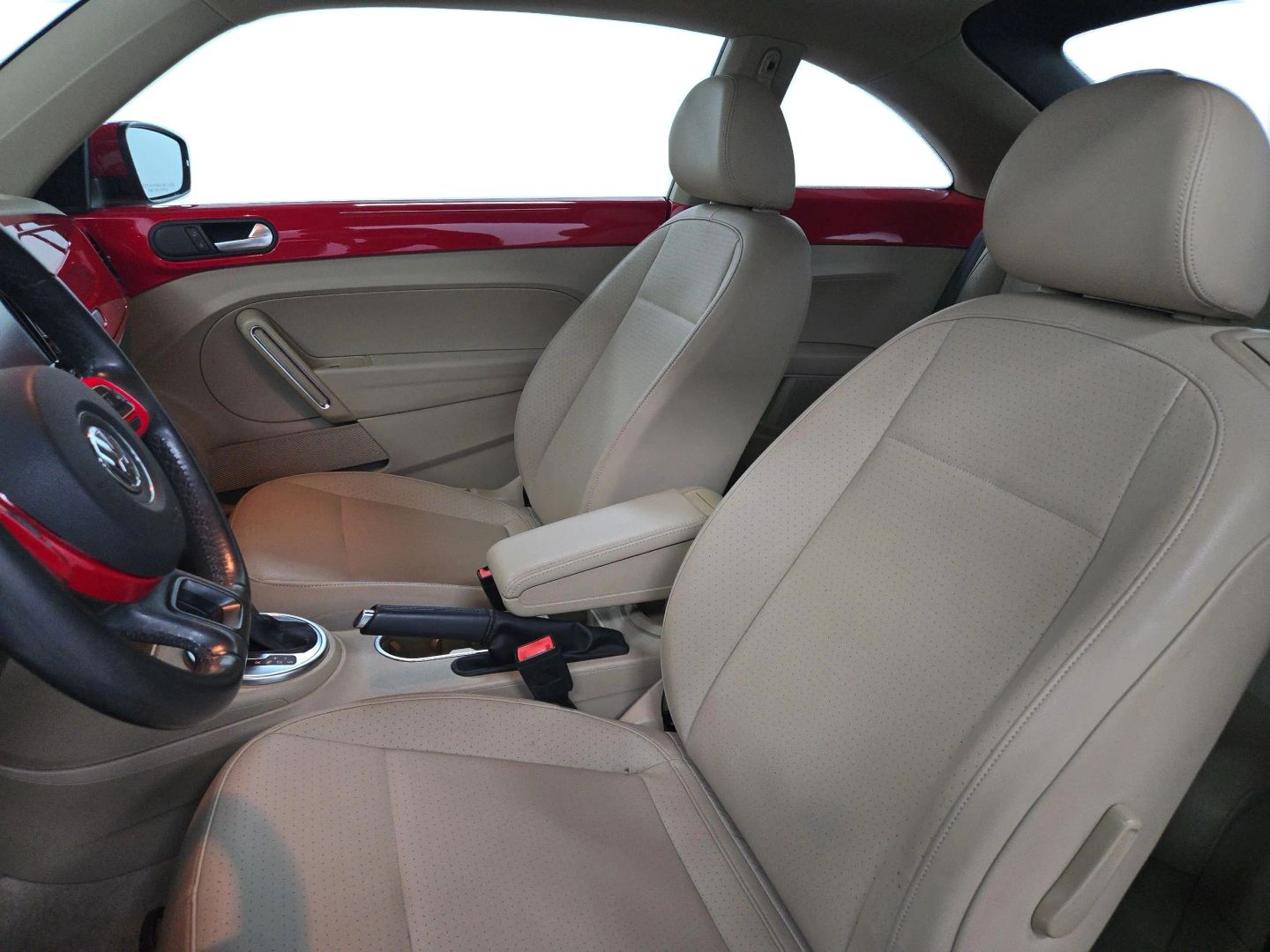 2015 Volkswagen Beetle - Image 18