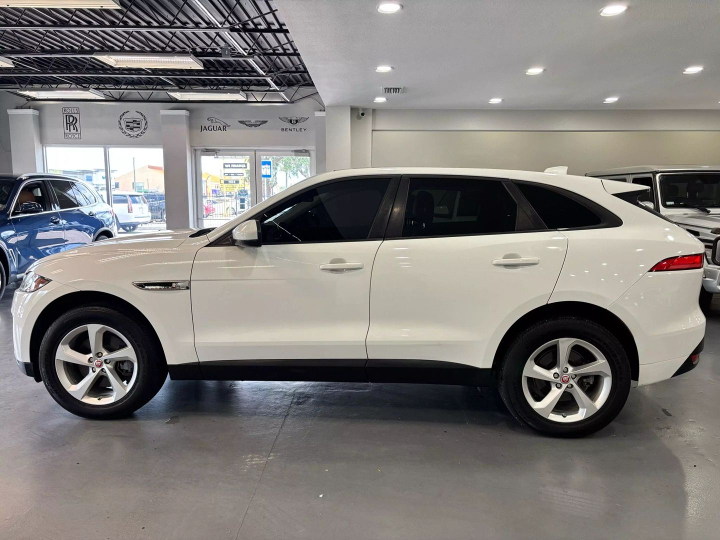 2018 Jaguar F-pace 30t Premium Sport Utility 4d - Image 4