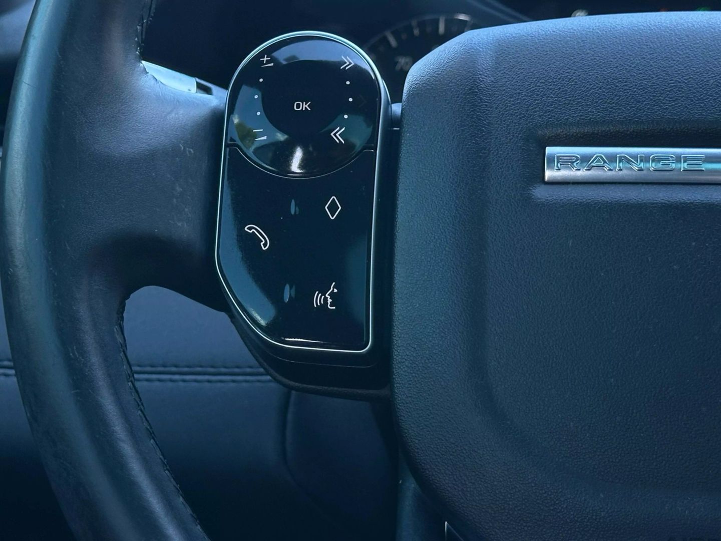 2020 Land Rover Range Rover Evoque - Image 32