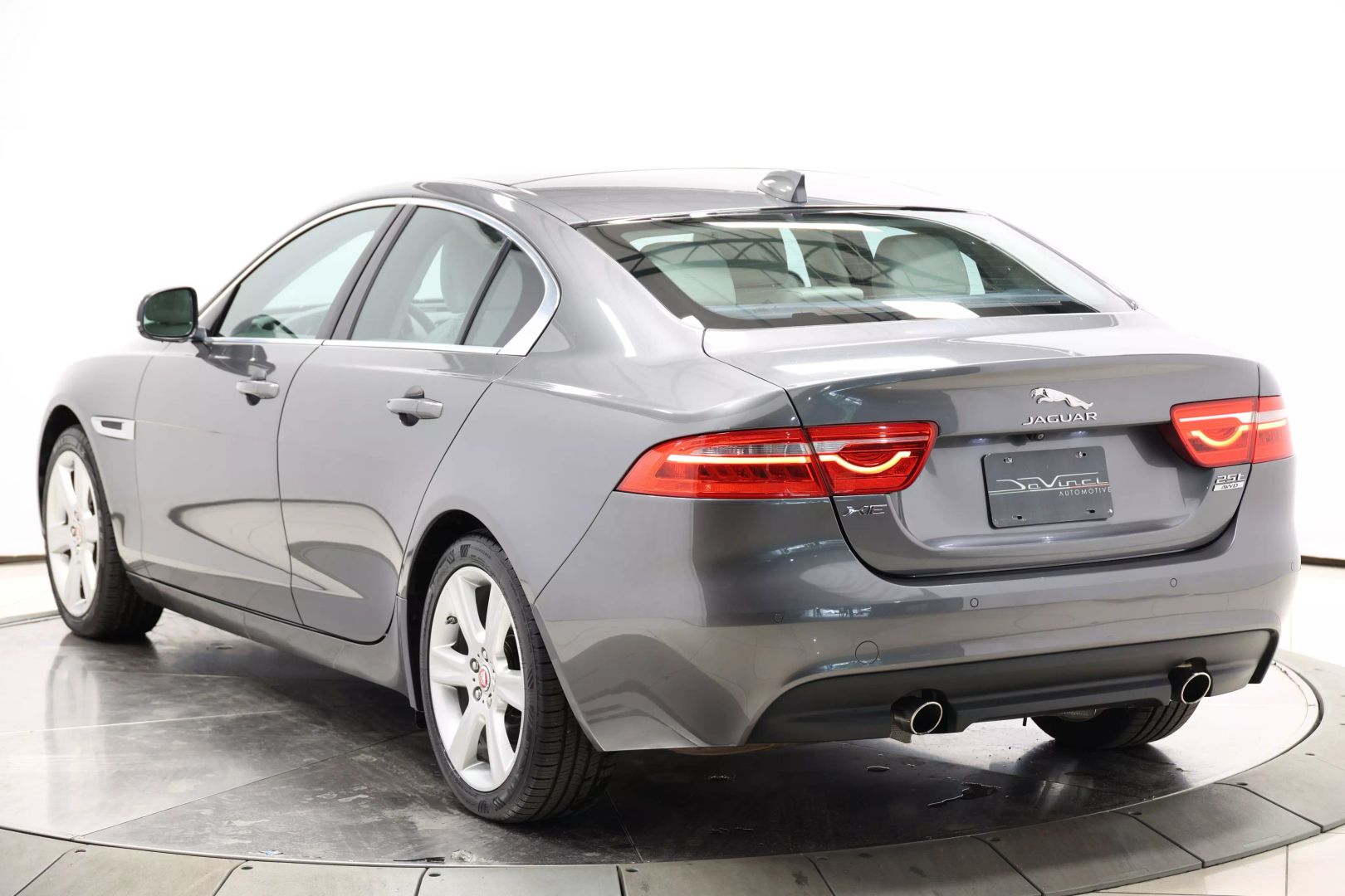 2019 Jaguar Xe - Image 56
