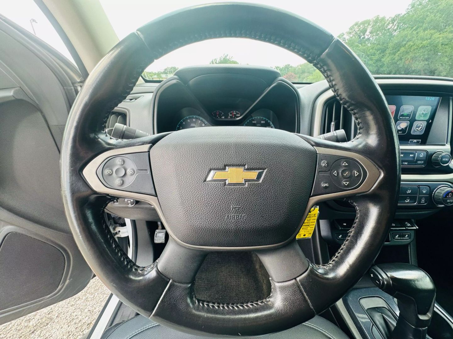 2018 Chevrolet Colorado Crew Cab - Image 21