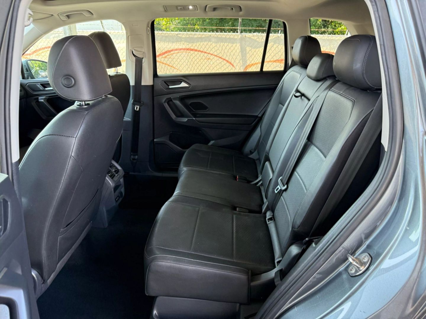 2020 Volkswagen Tiguan - Image 18