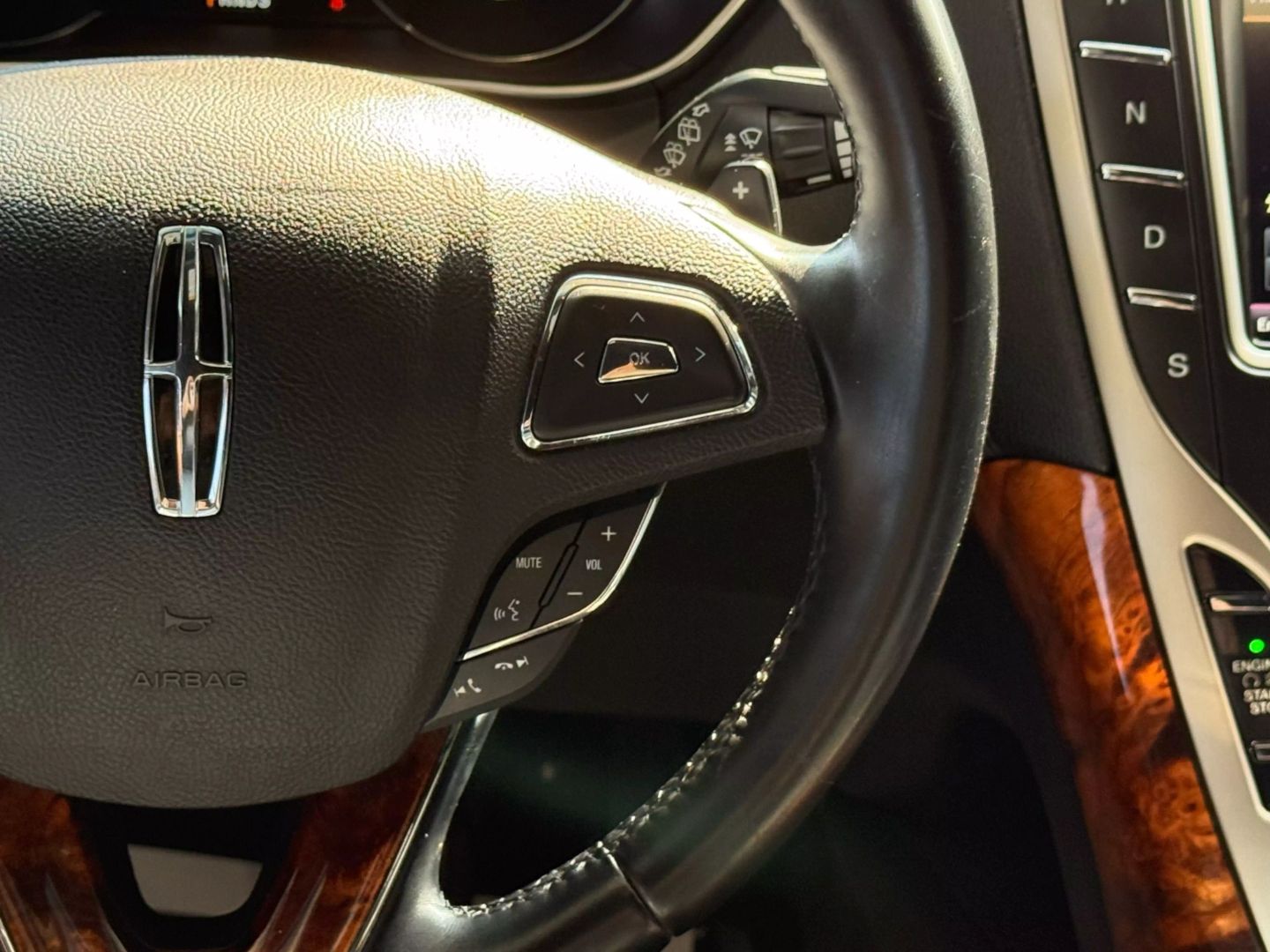 2016 Lincoln Mkx - Image 35