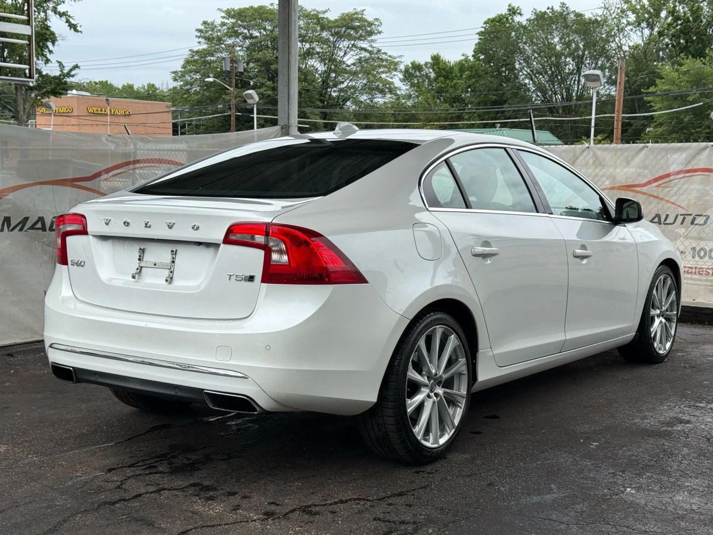 2018 Volvo S60 - Image 11