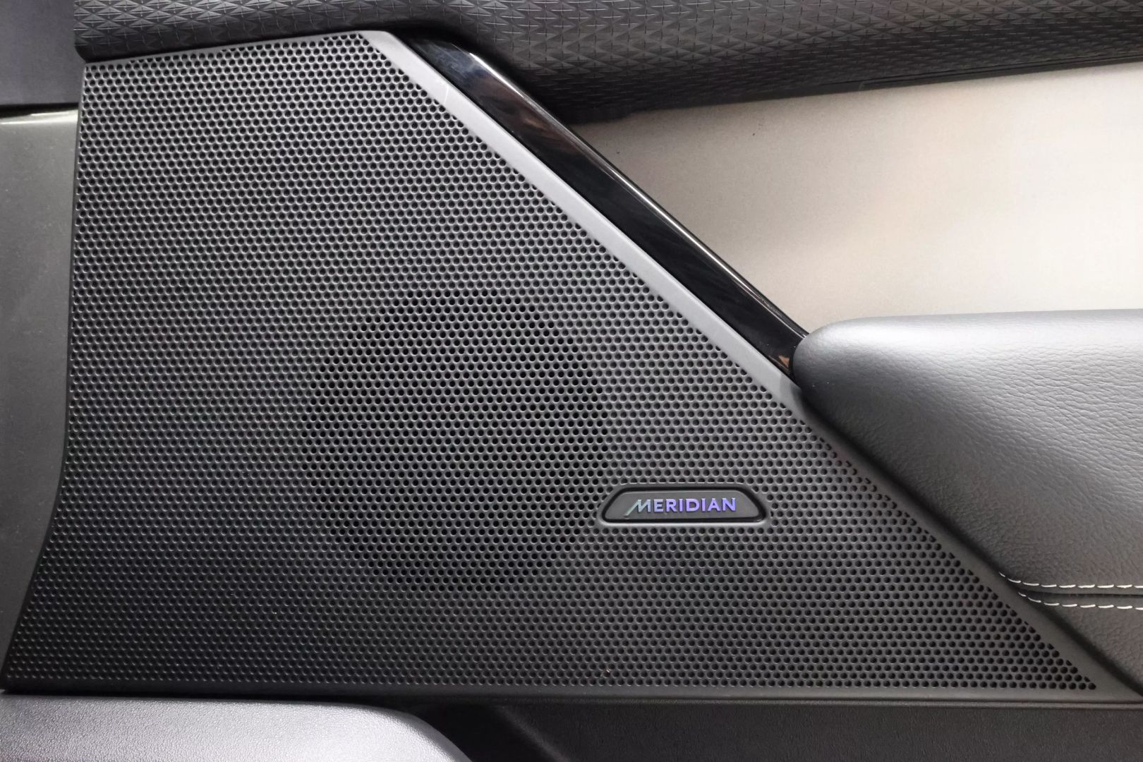 2019 Land Rover Range Rover Velar - Image 81