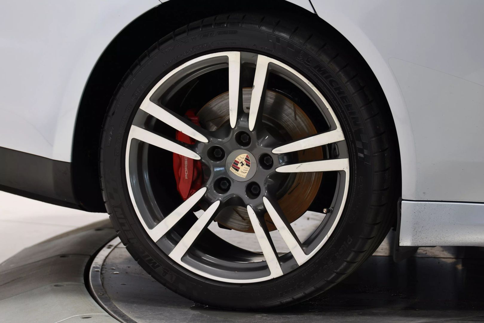 2014 Porsche Panamera - Image 128