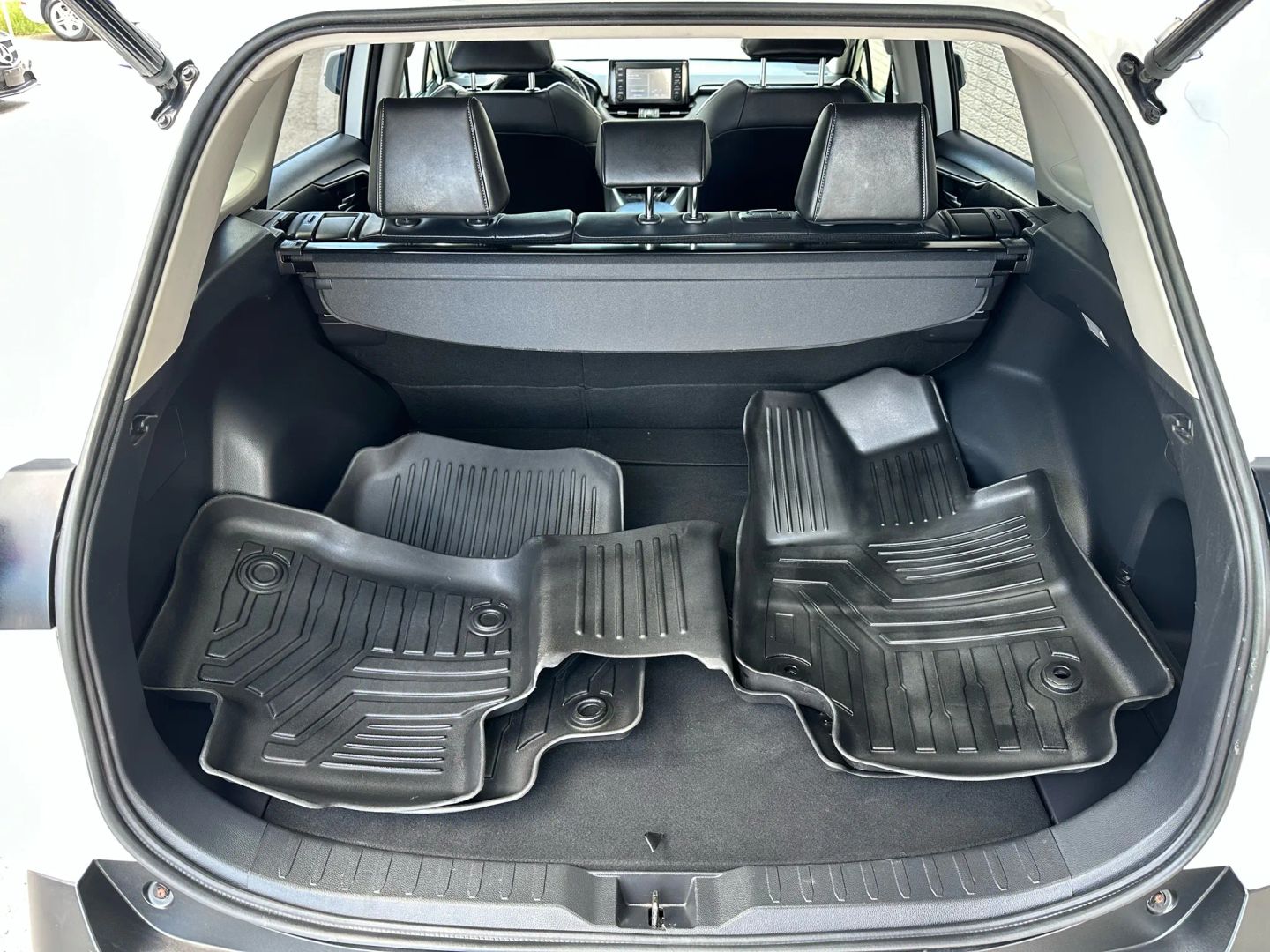 2019 Toyota Rav4 - Image 17