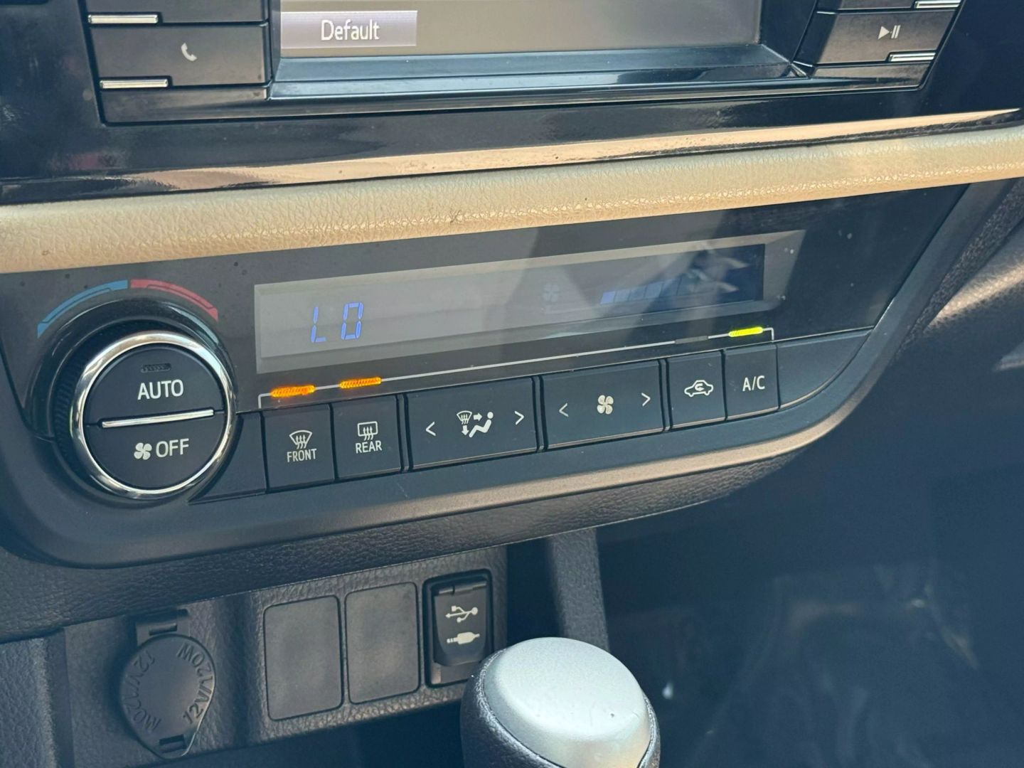 2015 Toyota Corolla - Image 29