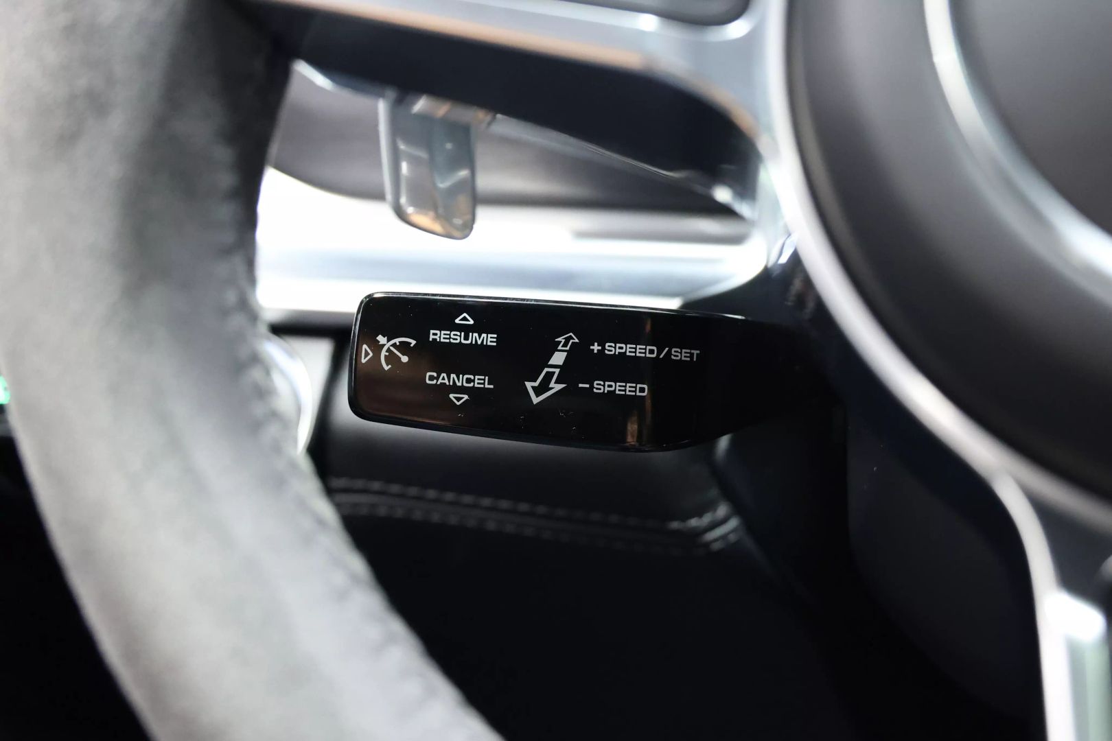 2020 Porsche Panamera - Image 26