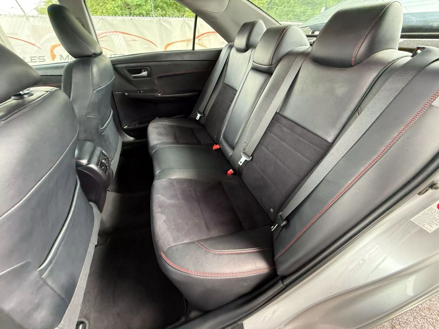 2015 Toyota Camry - Image 19
