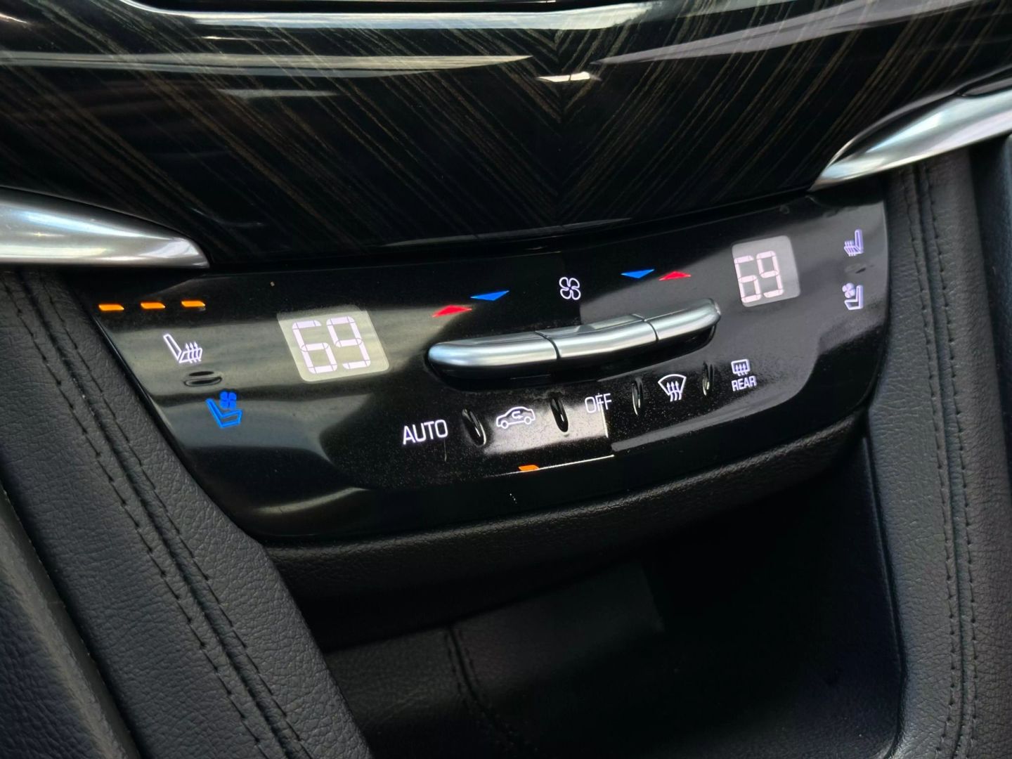 2020 Cadillac Xt6 - Image 42