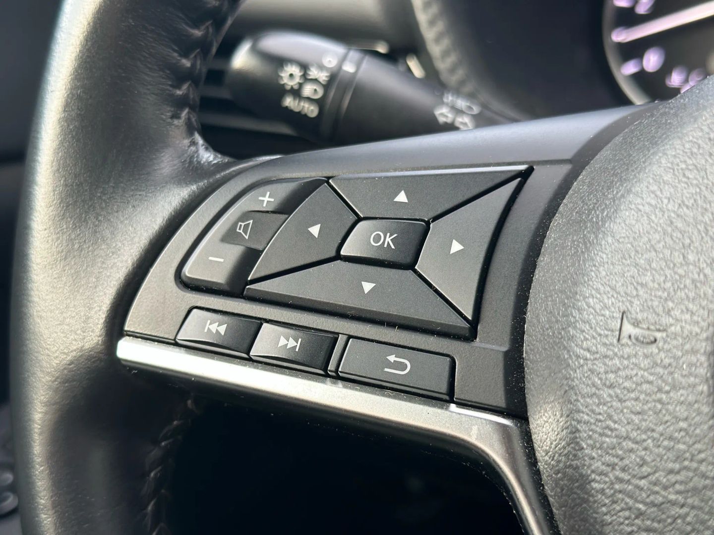 2023 NISSAN SENTRA SEDAN 4-CYL, 2.0 LITER SV SEDAN 4D