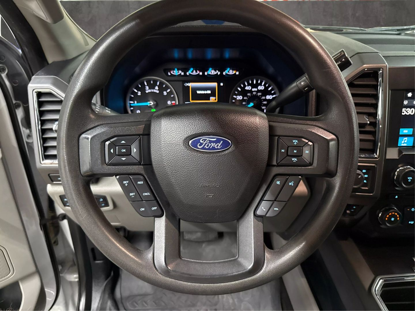 2017 Ford F250 Super Duty Crew Cab - Image 33