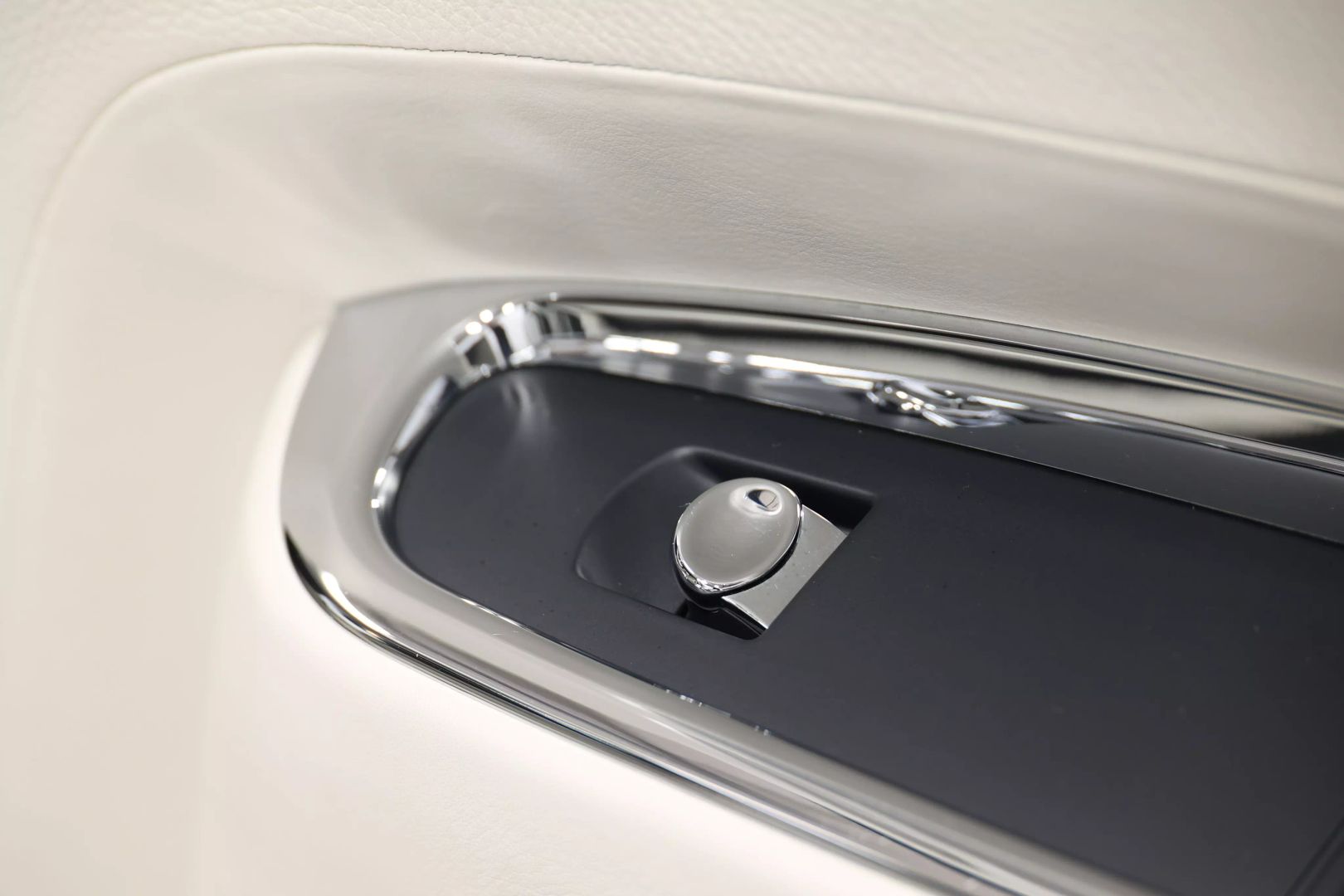 2012 Rolls-royce Ghost - Image 100
