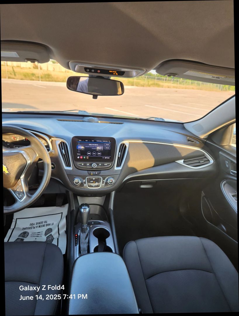 2020 Chevrolet Malibu - Image 18