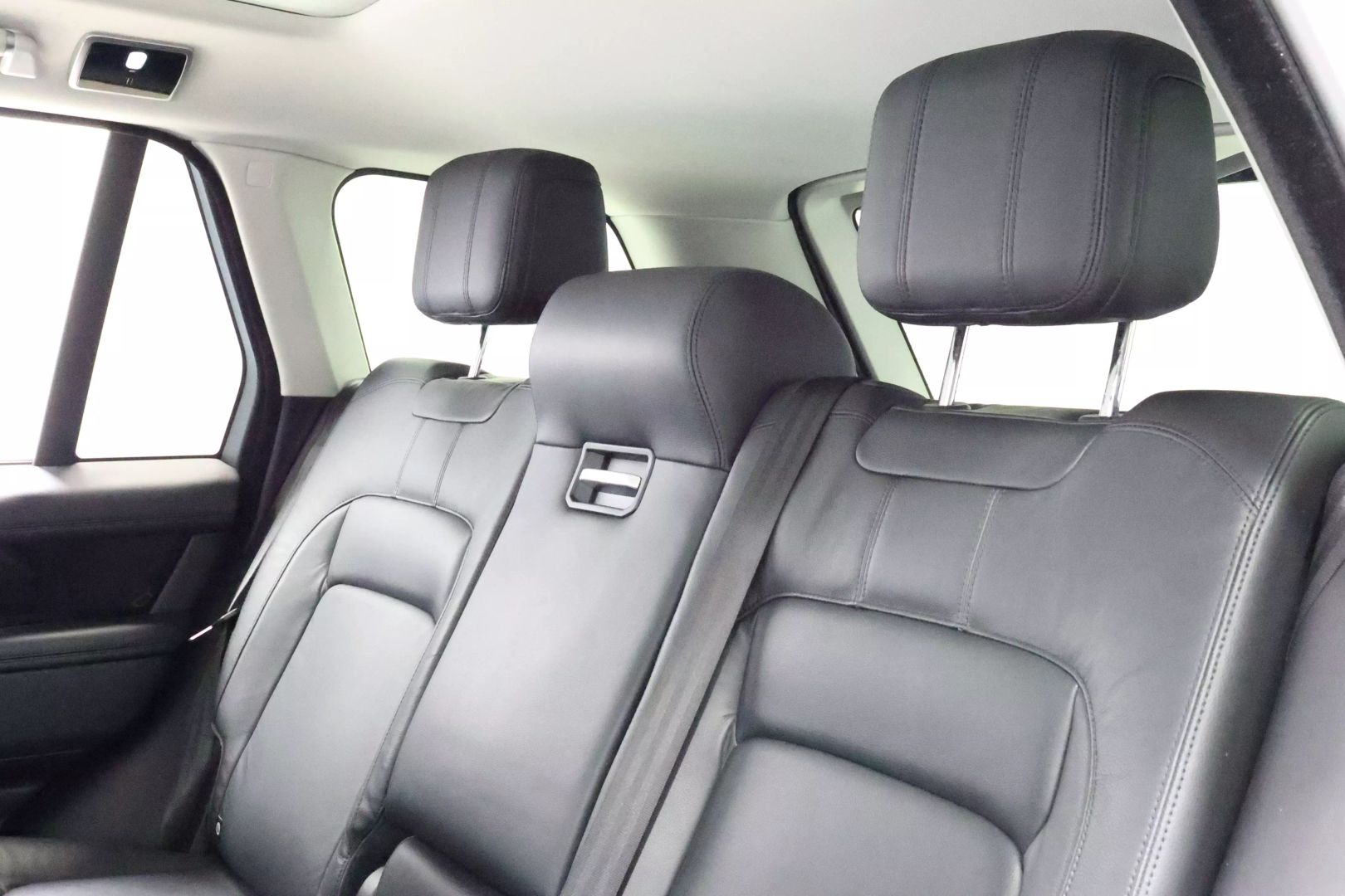 2018 Land Rover Range Rover - Image 59