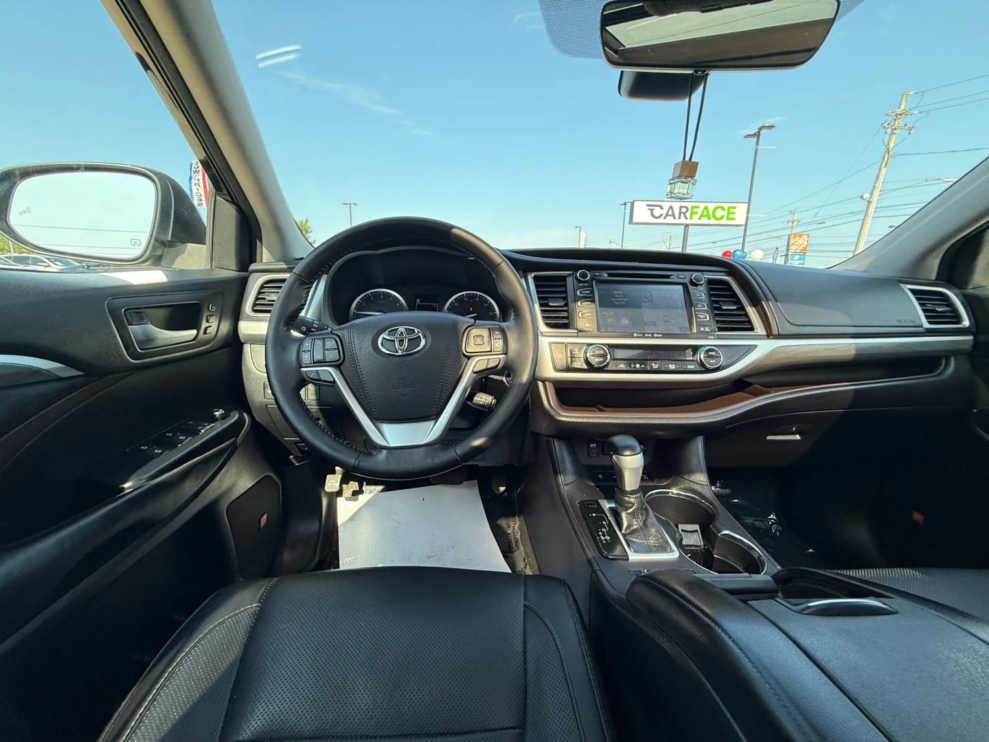 2018 Toyota Highlander - Image 31