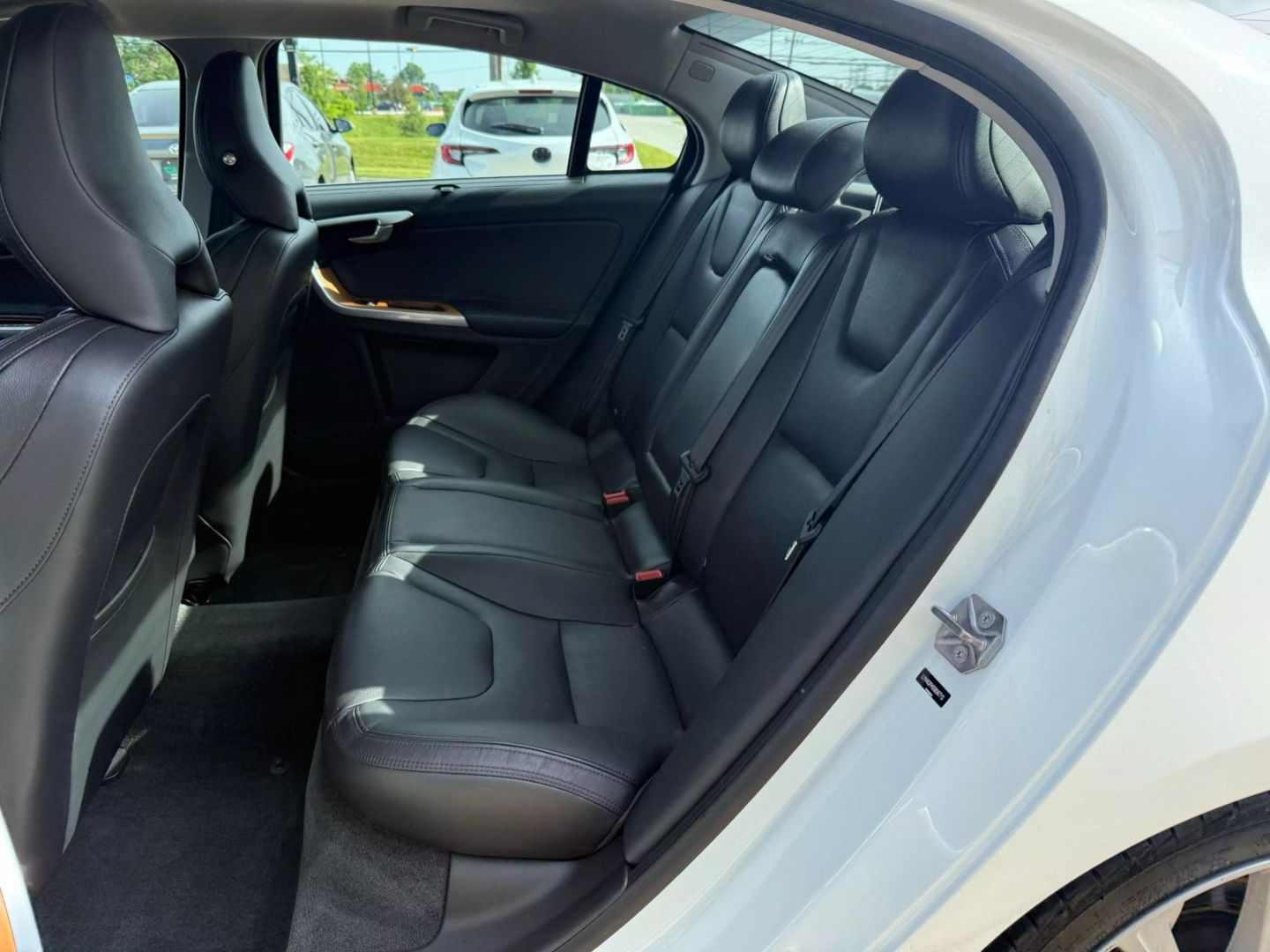 2016 Volvo S60 - Image 20