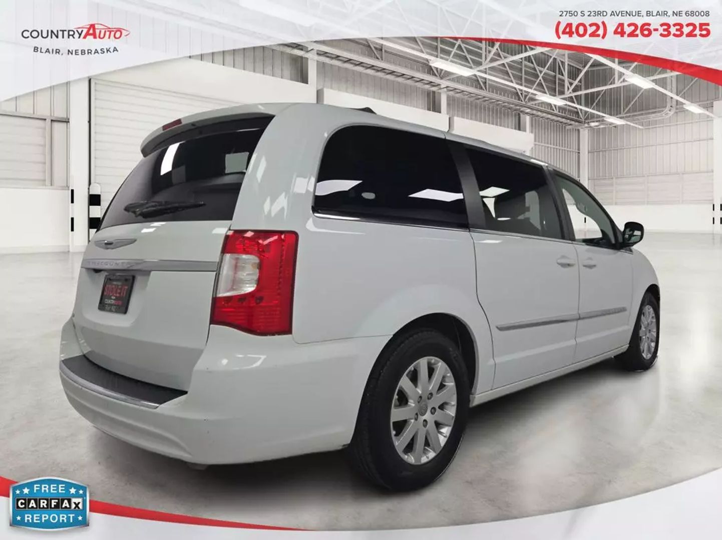 2015 Chrysler Town & Country - Image 5