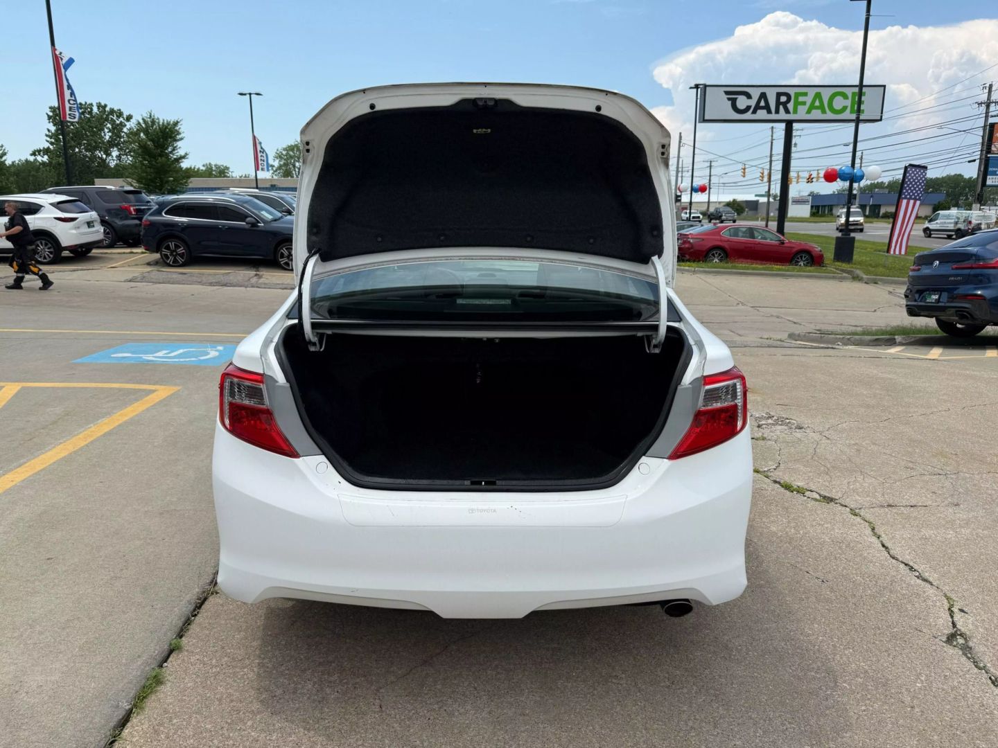 2013 Toyota Camry - Image 12