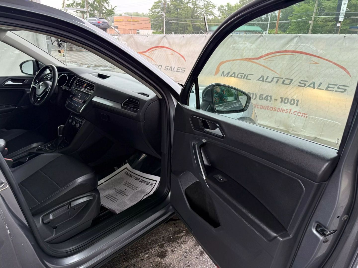 2018 Volkswagen Tiguan - Image 24