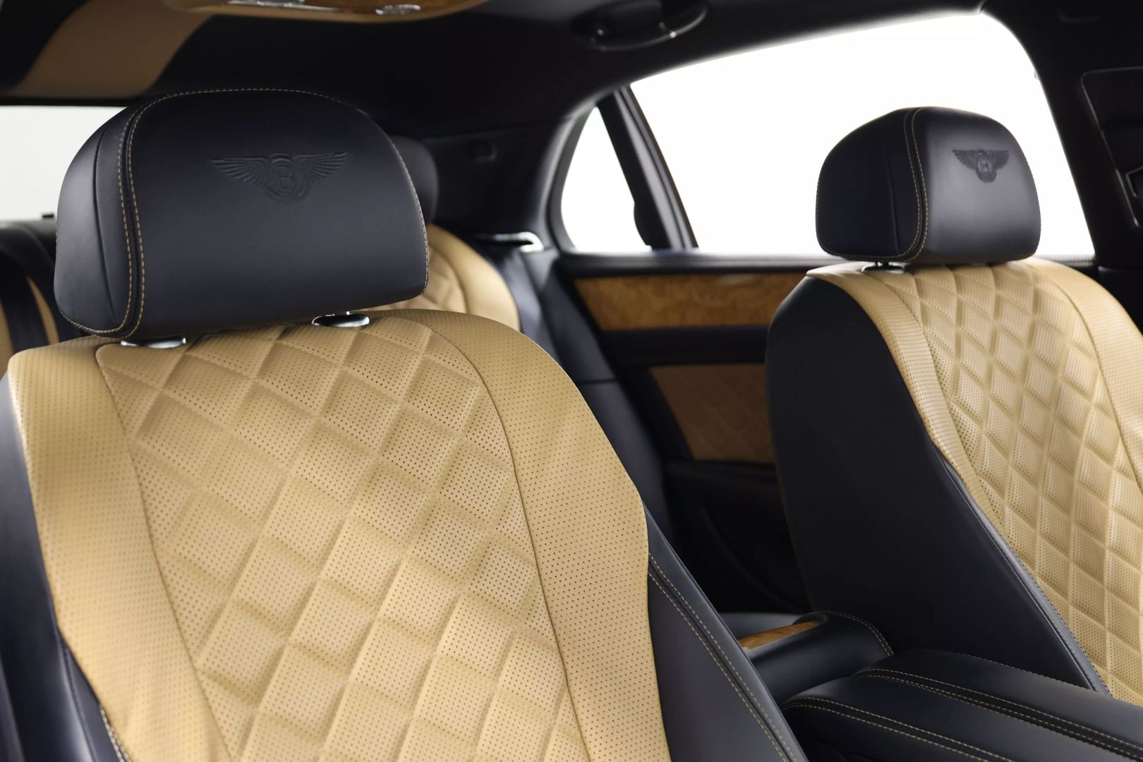 2017 Bentley Flying Spur - Image 95