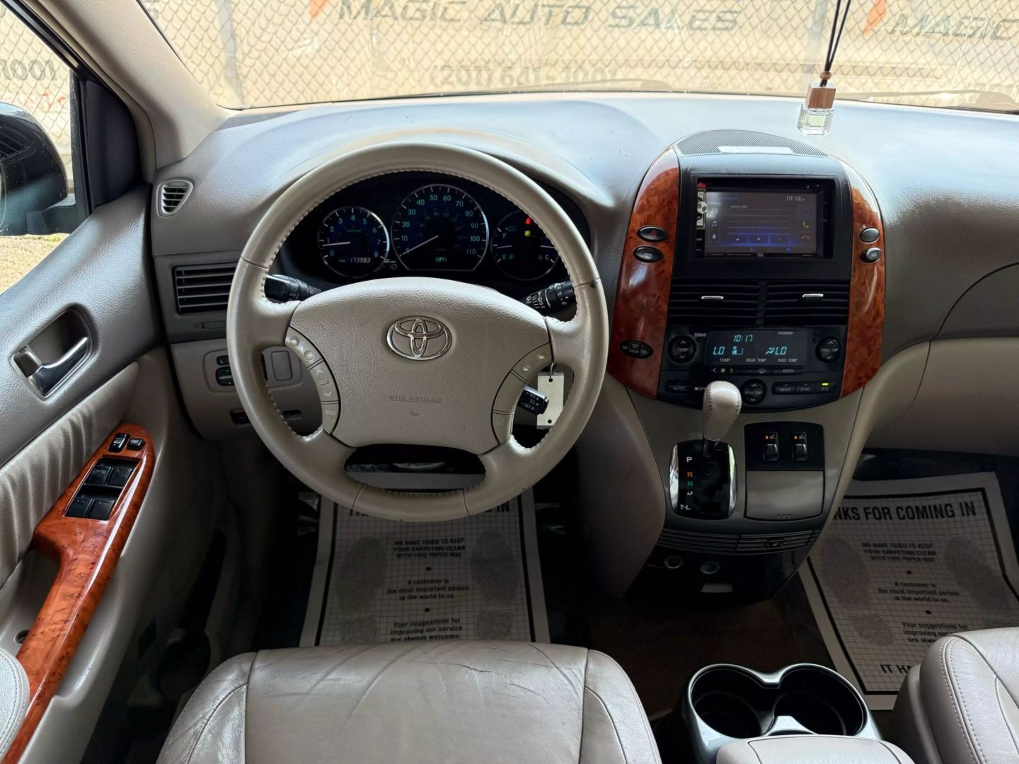 2008 Toyota Sienna - Image 28