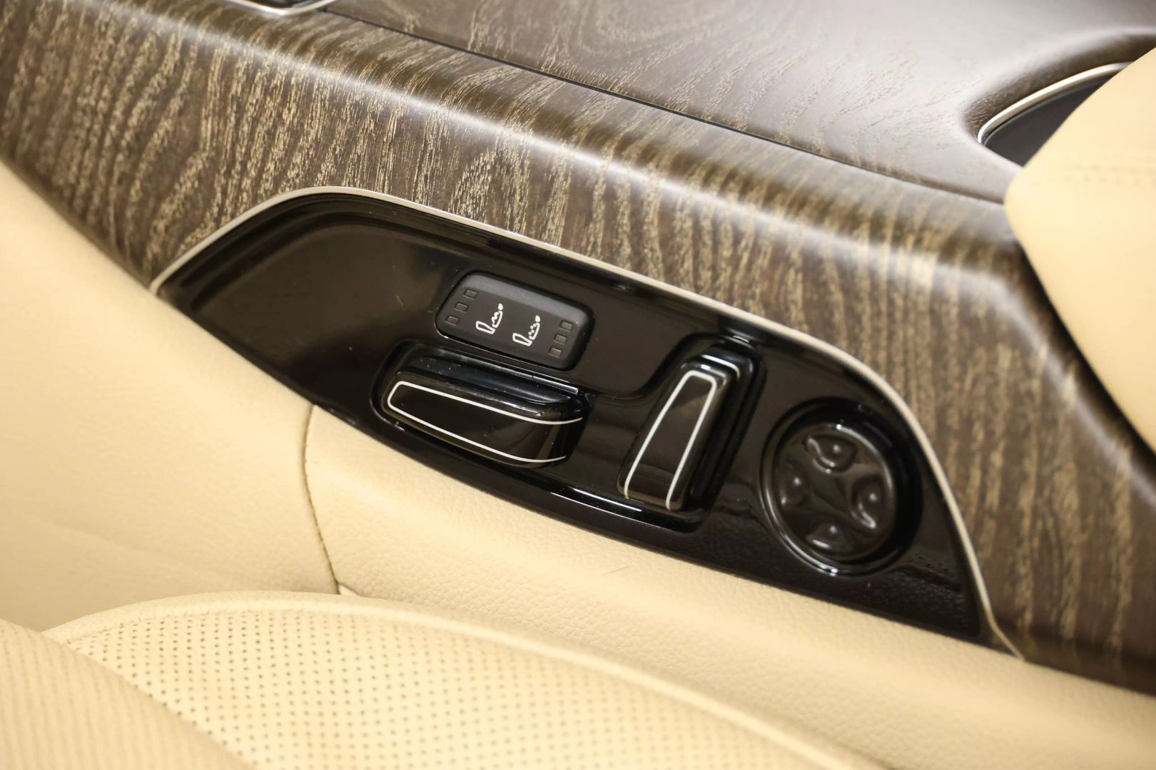 2015 Audi A8 - Image 61