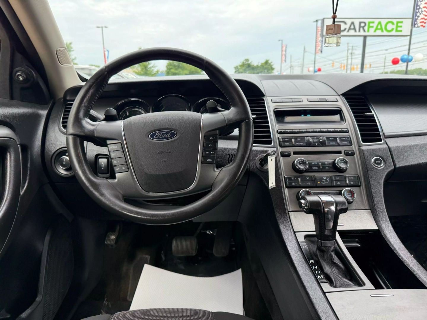 2012 Ford Taurus - Image 25