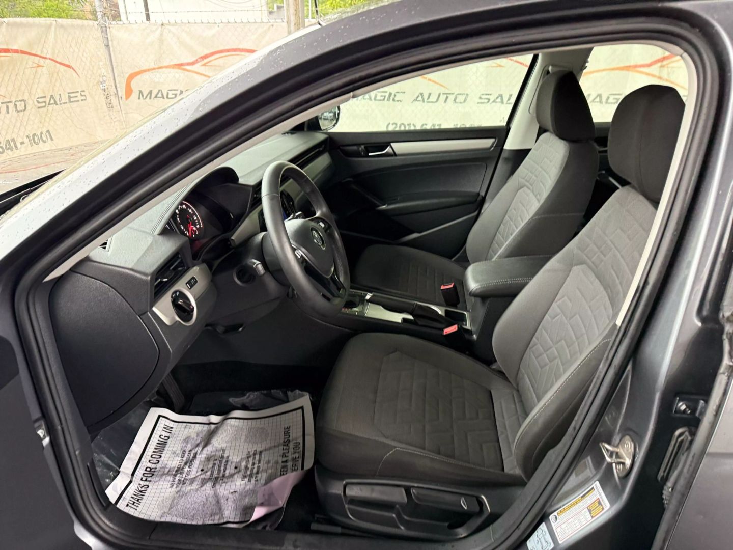 2021 Volkswagen Passat - Image 13