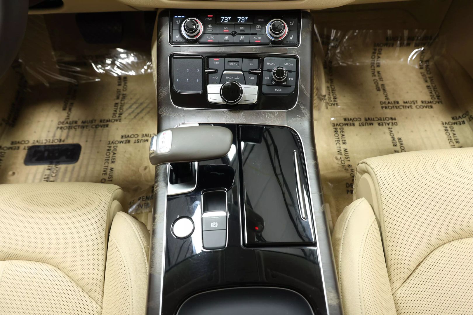 2015 Audi A8 - Image 38