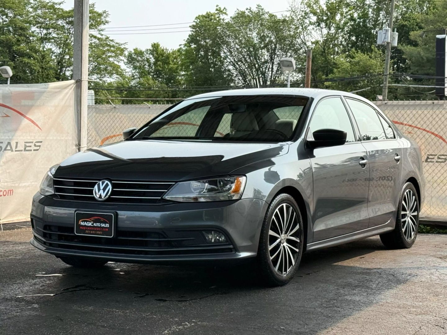 2015 Volkswagen Jetta - Image 3