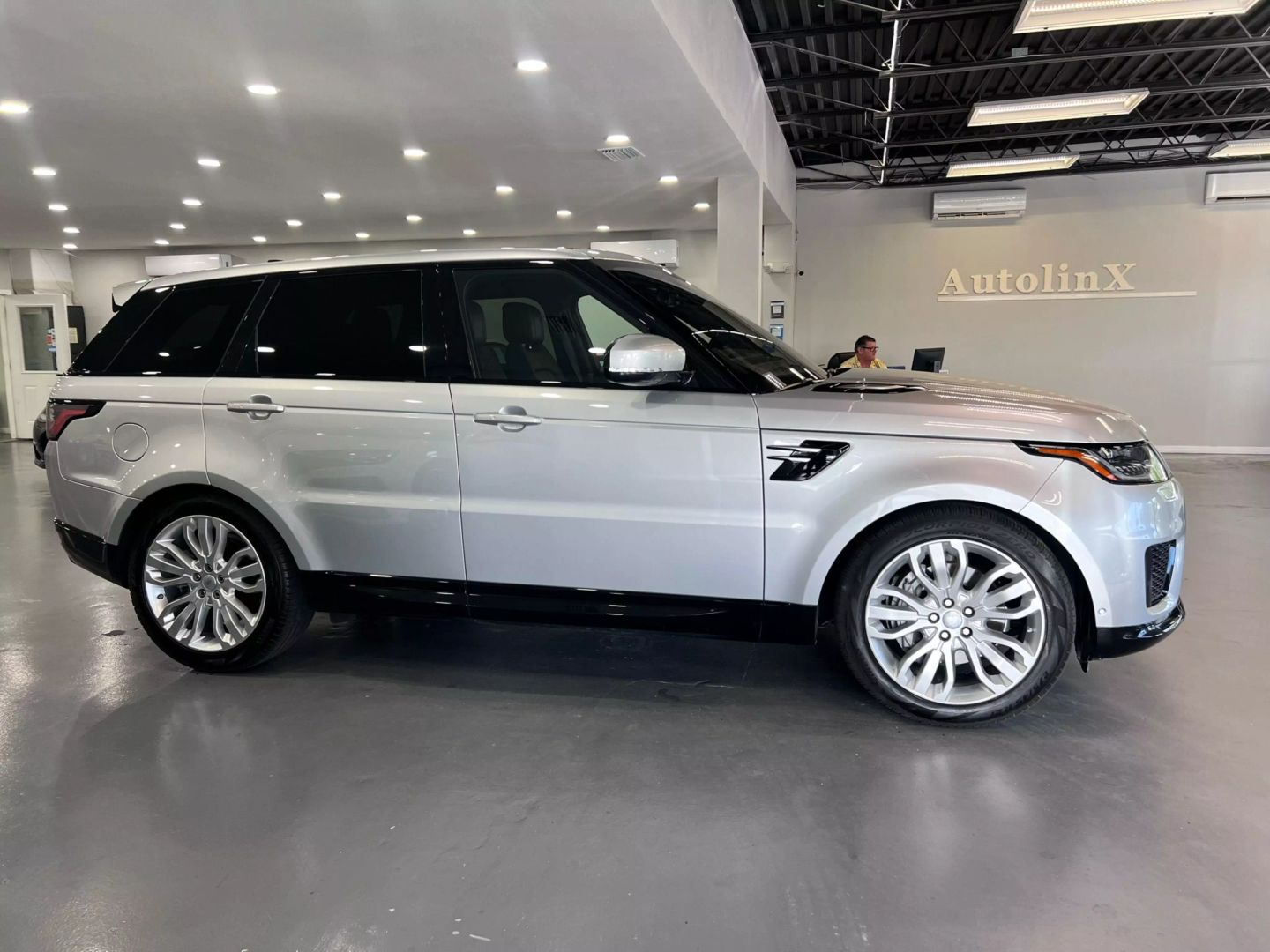 2020 Land Rover Range Rover Sport Hse Sport Utility 4d - Image 8