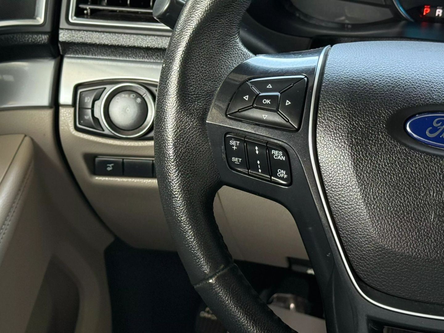 2018 Ford Explorer - Image 36