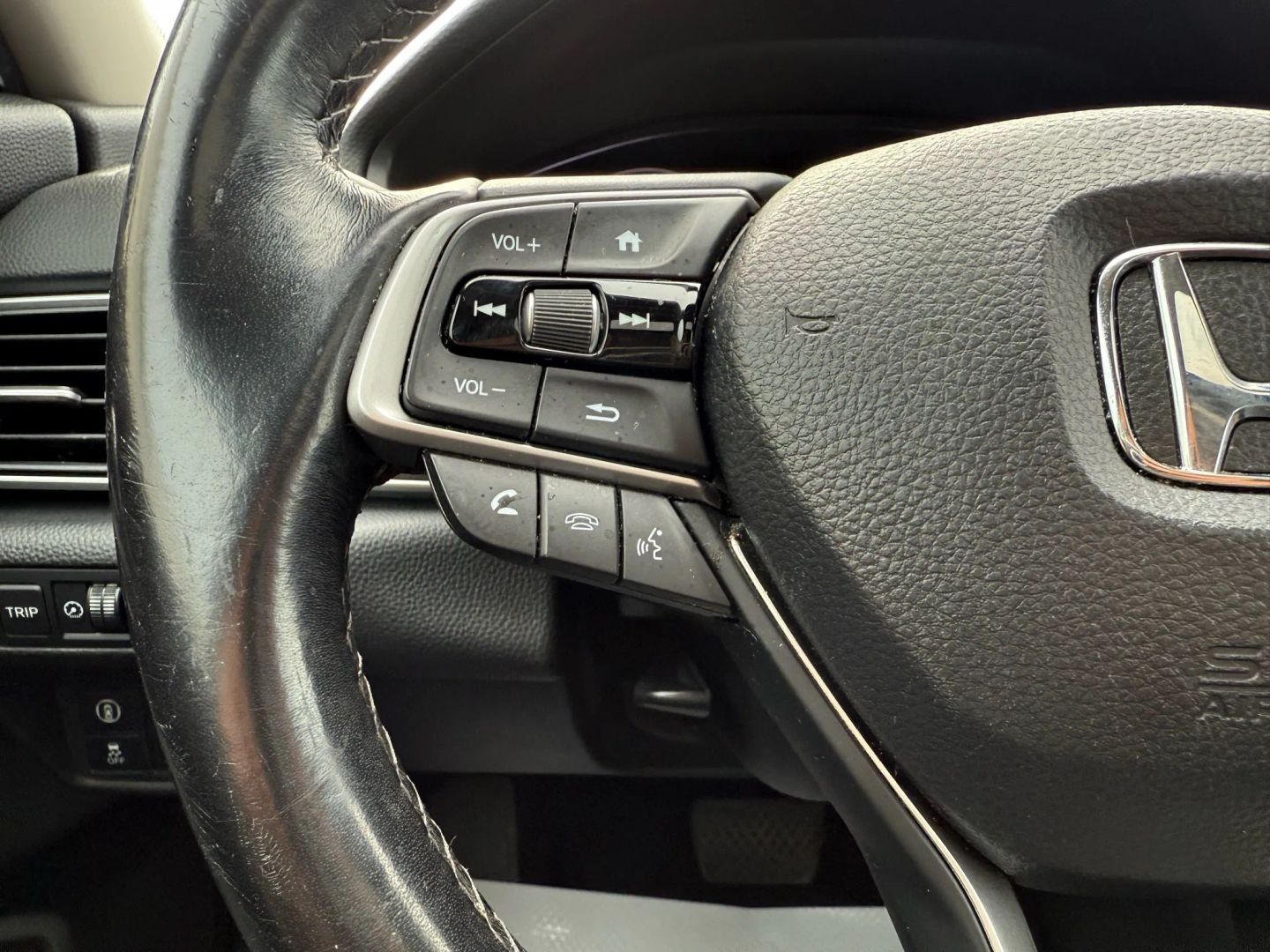 2019 Honda Accord - Image 29