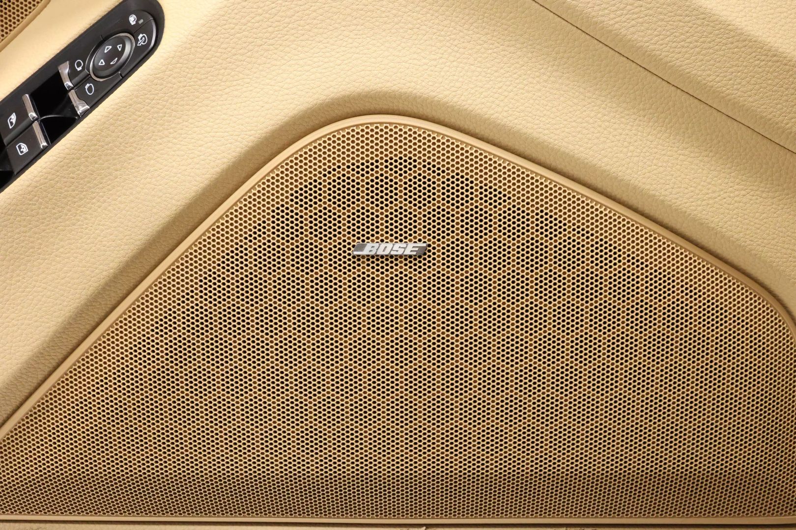 2014 Porsche Panamera - Image 12
